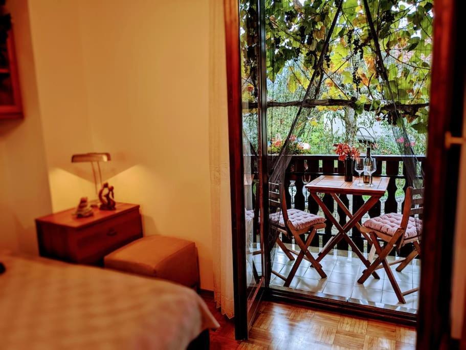 Apartment Kolodvor Dornberk Ngoại thất bức ảnh